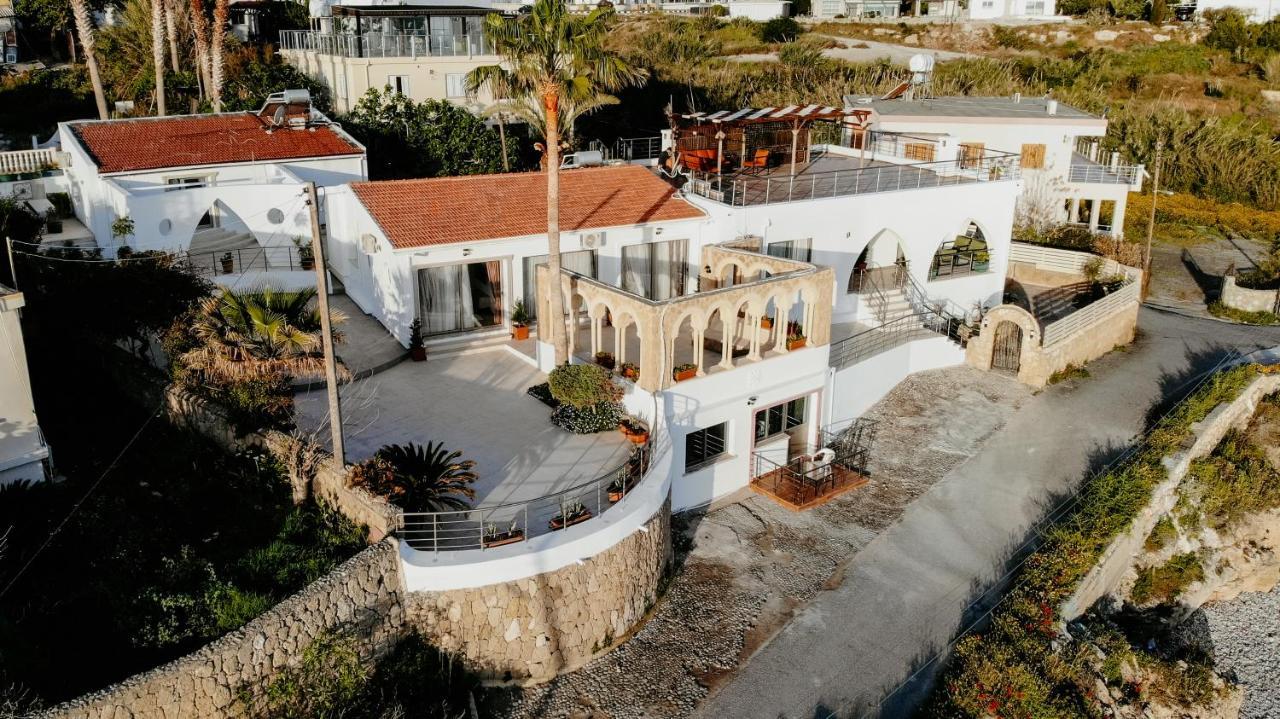 Villa Luxuriant Houses Kyrenia Kyrenia  Exterior foto